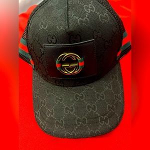 Used Gucci snapback hat